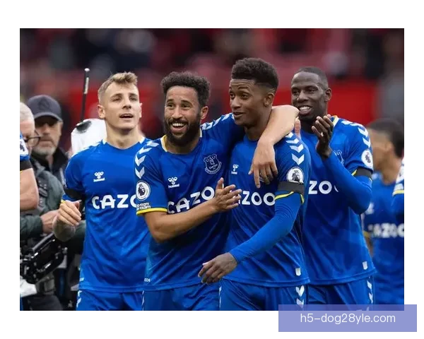 曼联主场力克埃弗顿重振士气战